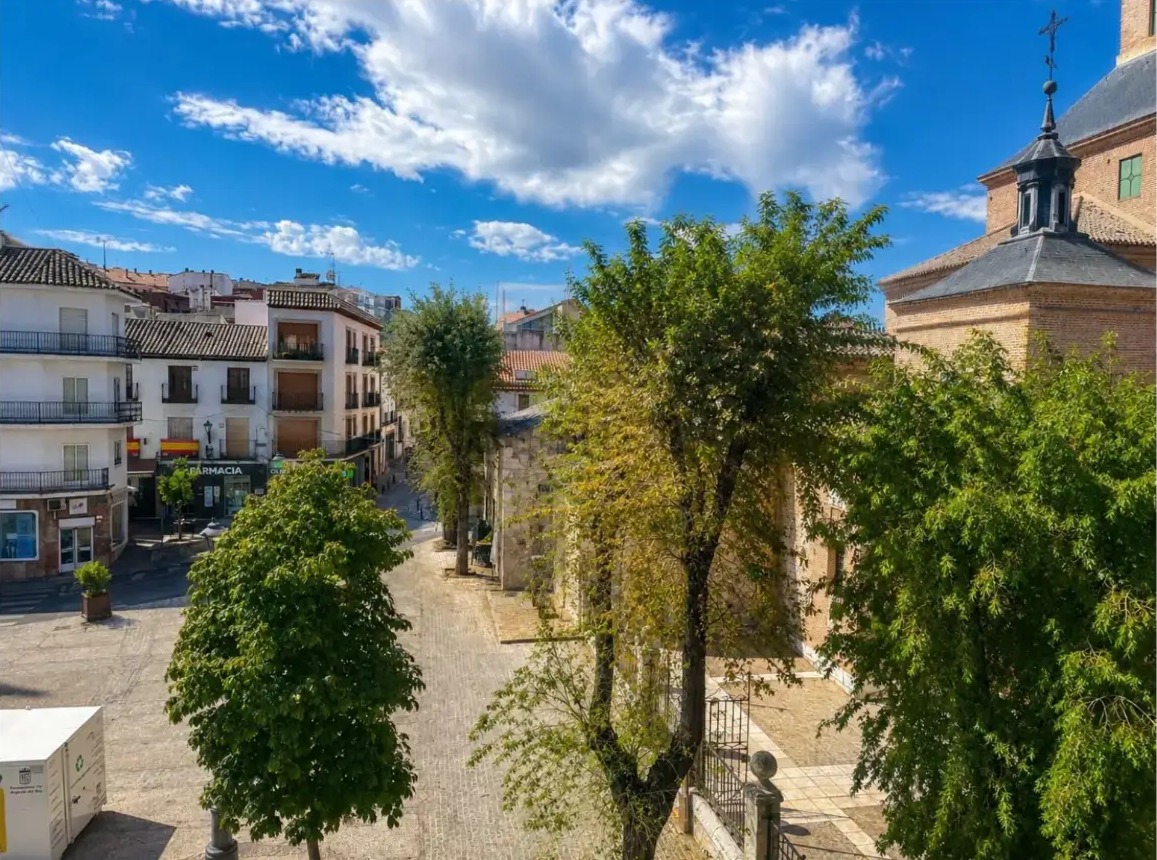 Amplio piso de 130 m² con vistas a la plaza en el centro de Arganda - imagen 9