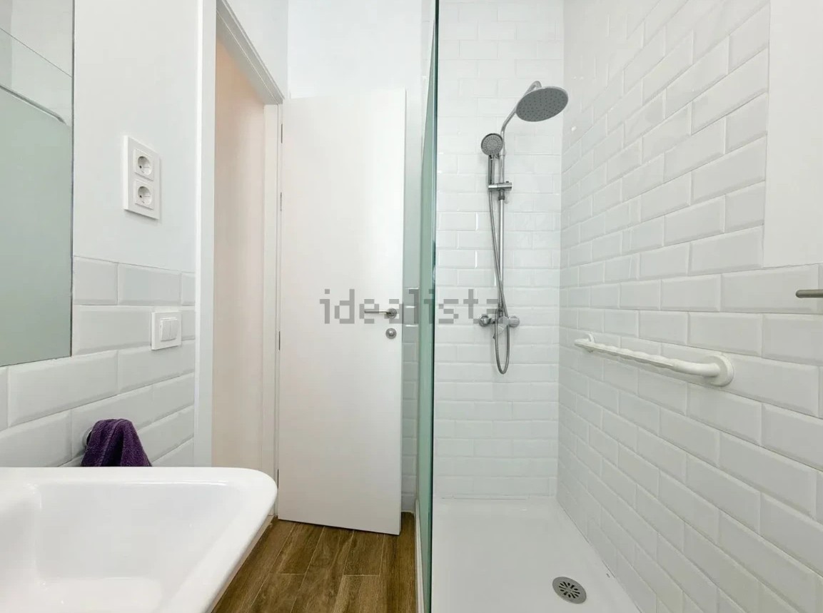 Espectacular ático reformado de 180 m² con gran terraza en Argüelles - imagen 21