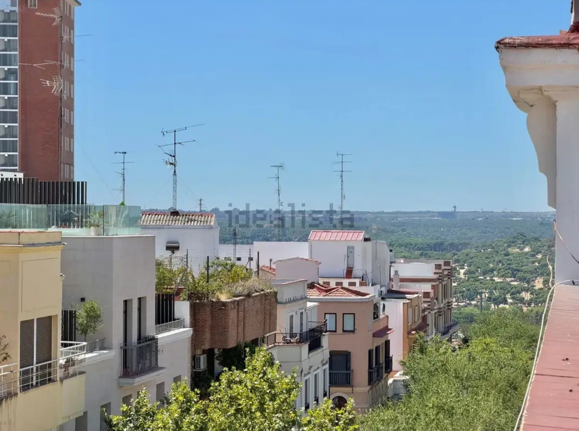 Espectacular ático reformado de 180 m² con gran terraza en Argüelles - imagen 23