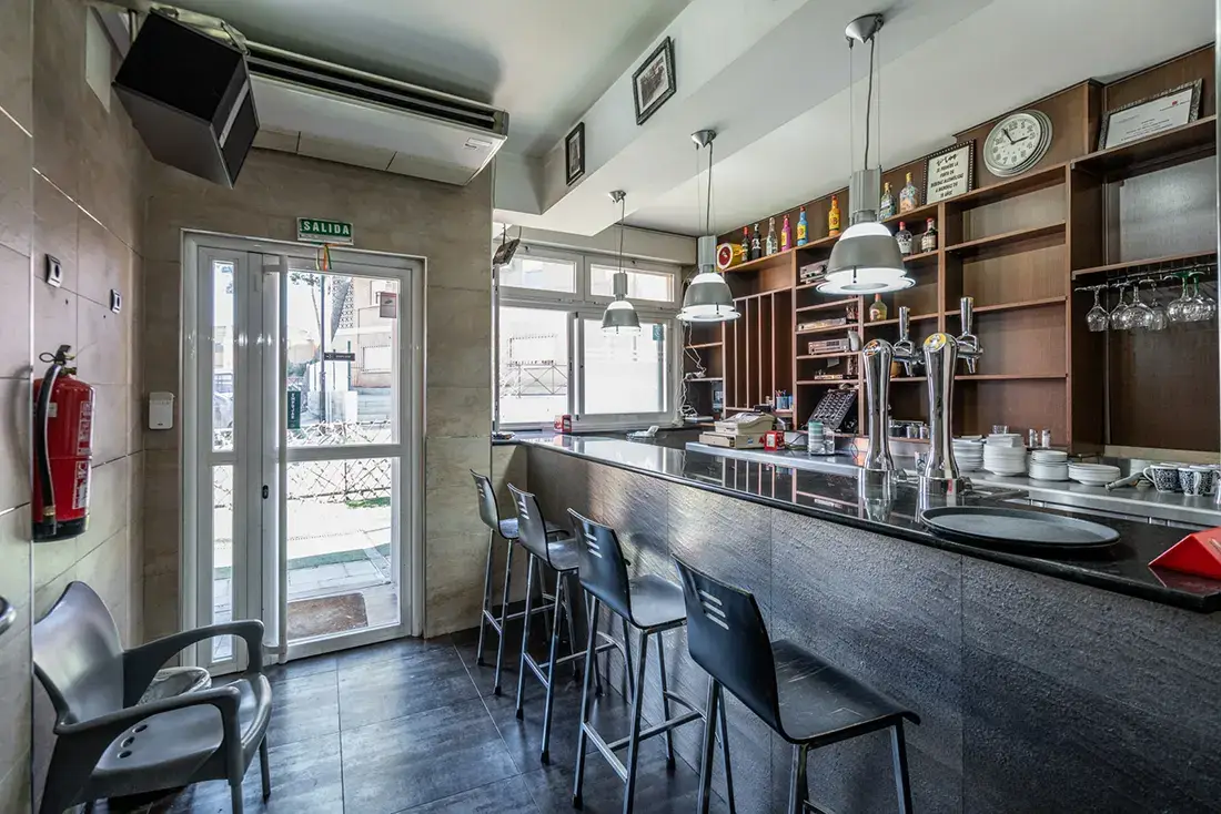 Bar-restaurante con amplias terrazas en Mejorada del Campo - imagen 12