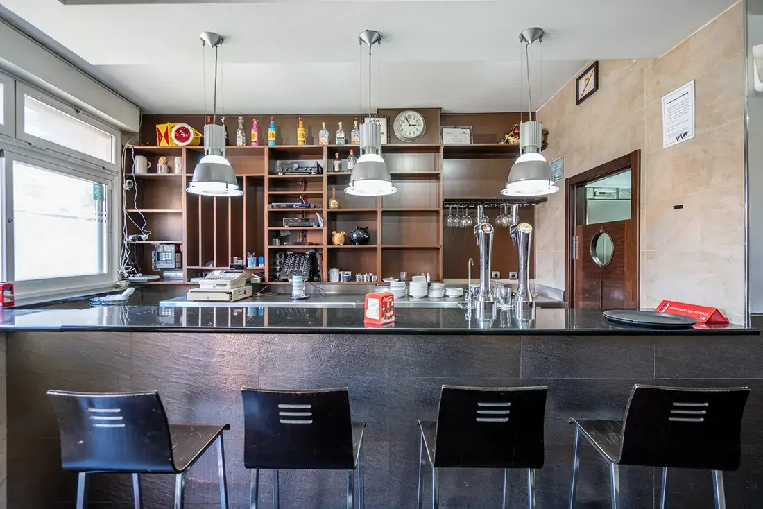 Bar-restaurante con amplias terrazas en Mejorada del Campo - imagen 13
