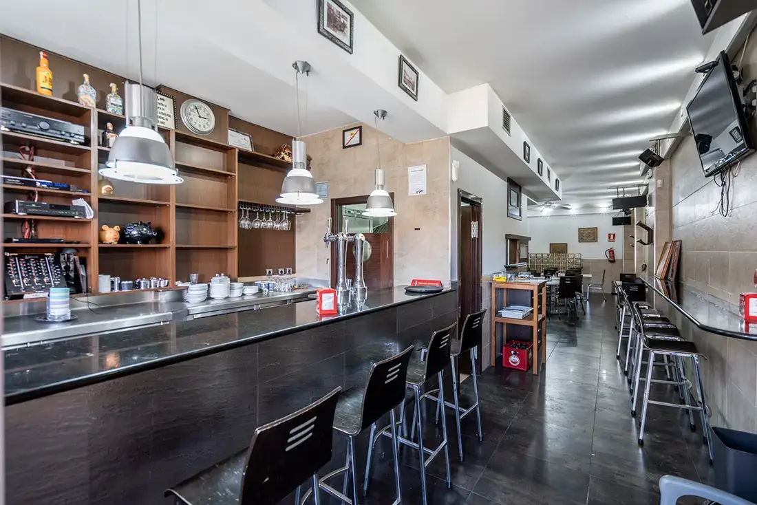 Bar-restaurante con amplias terrazas en Mejorada del Campo - imagen 15