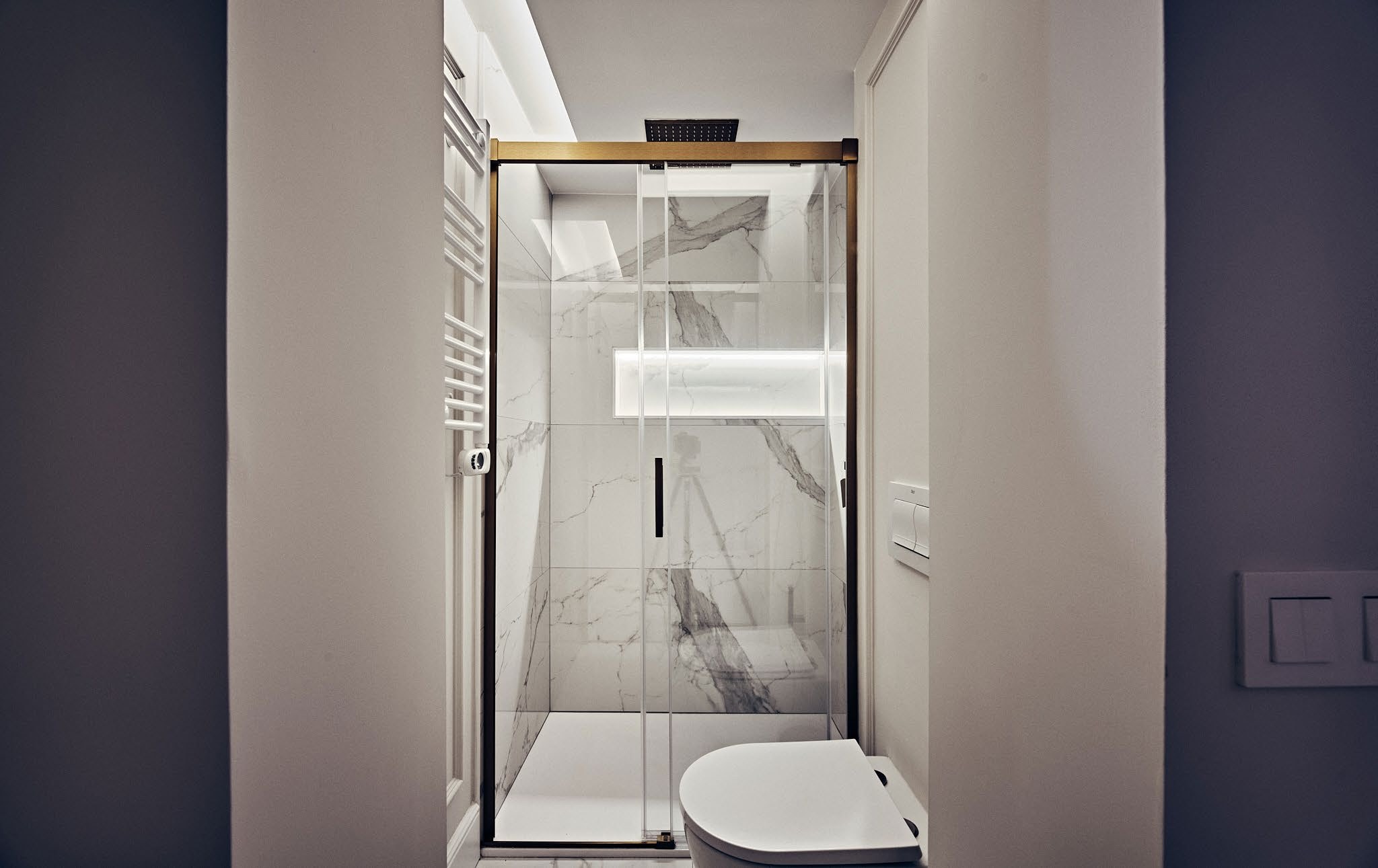 Vivienda exterior reformada de 68 m² con tres balcones en pleno Sol - imagen 23
