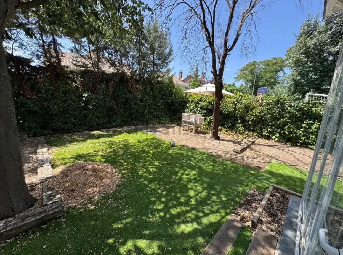 Chalet adosado de 360 m² con jardín en Parquelagos (Galapagar) - imagen 15