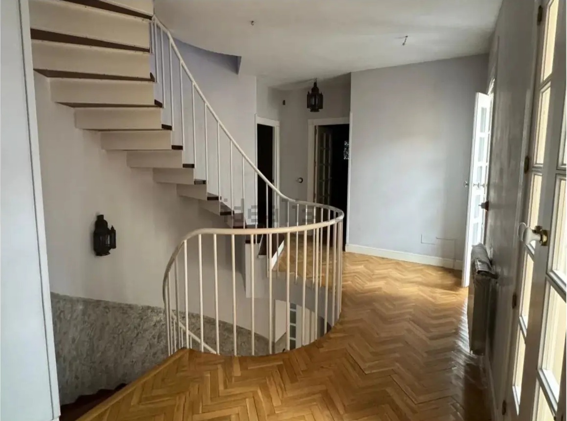 Chalet adosado de 360 m² con jardín en Parquelagos (Galapagar) - imagen 22