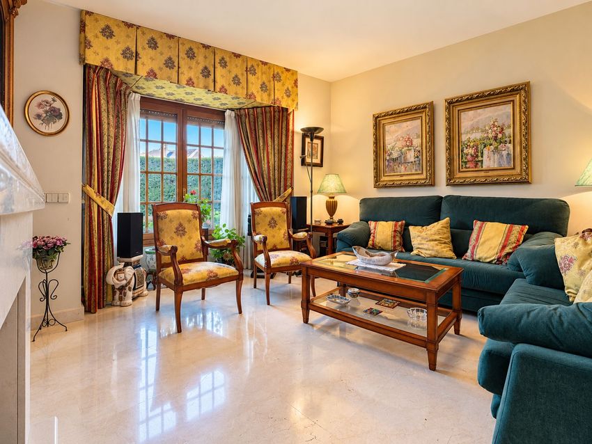 Chalet Levitt con jardín privado y piscina — 330 m² en El Pinar-Punta Galea · Las Rozas - imagen 24
