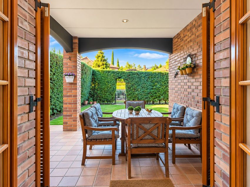 Chalet Levitt con jardín privado y piscina — 330 m² en El Pinar-Punta Galea · Las Rozas - imagen 30