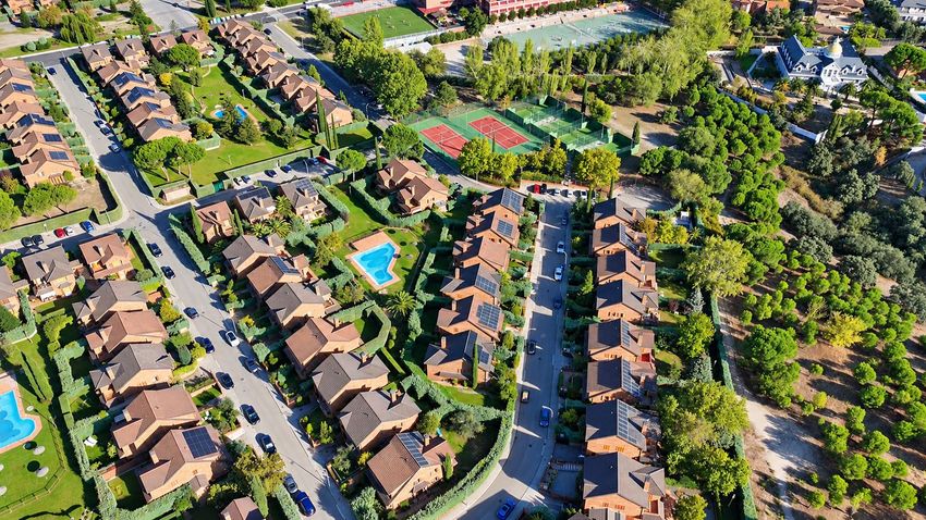 Chalet Levitt con jardín privado y piscina — 330 m² en El Pinar-Punta Galea · Las Rozas - imagen 60