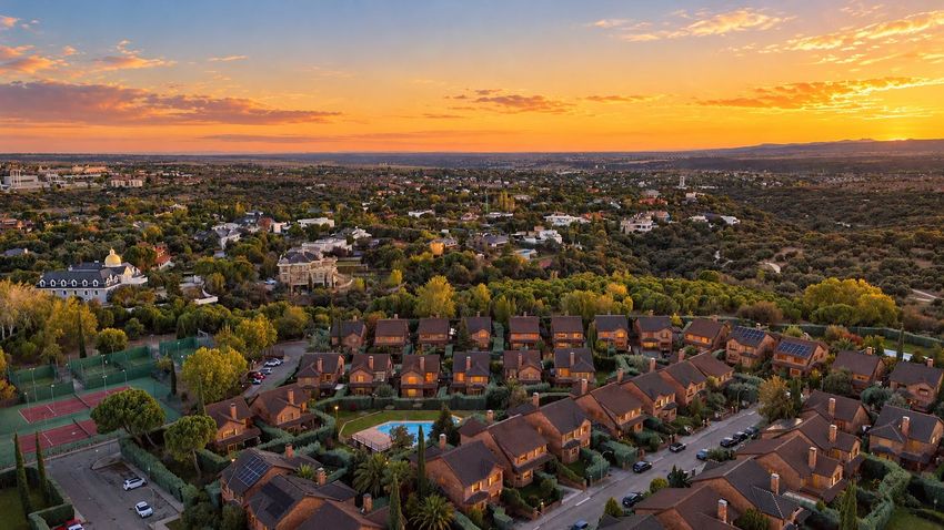 Chalet Levitt con jardín privado y piscina — 330 m² en El Pinar-Punta Galea · Las Rozas - imagen 61