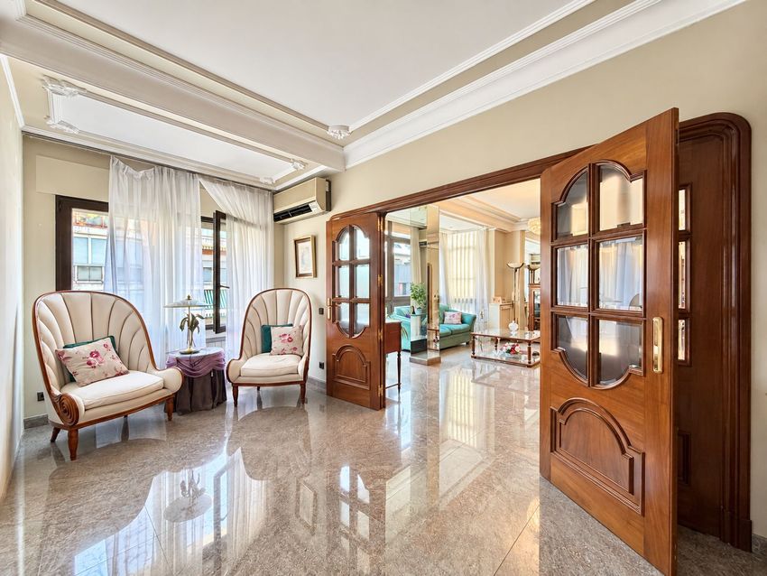 Espectacular vivienda exterior de más de 190 m² junto a la Castellana - imagen 2