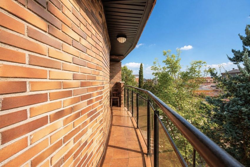 Piso exterior con gran terraza y vistas a la Sierra en urbanización privada · Collado Villalba - imagen 3