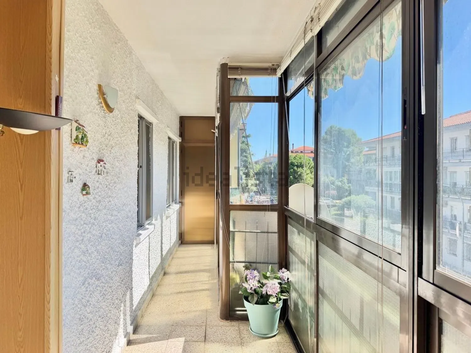 Luminoso piso con terraza acristalada y urbanización con piscina en Collado Villalba - imagen 26