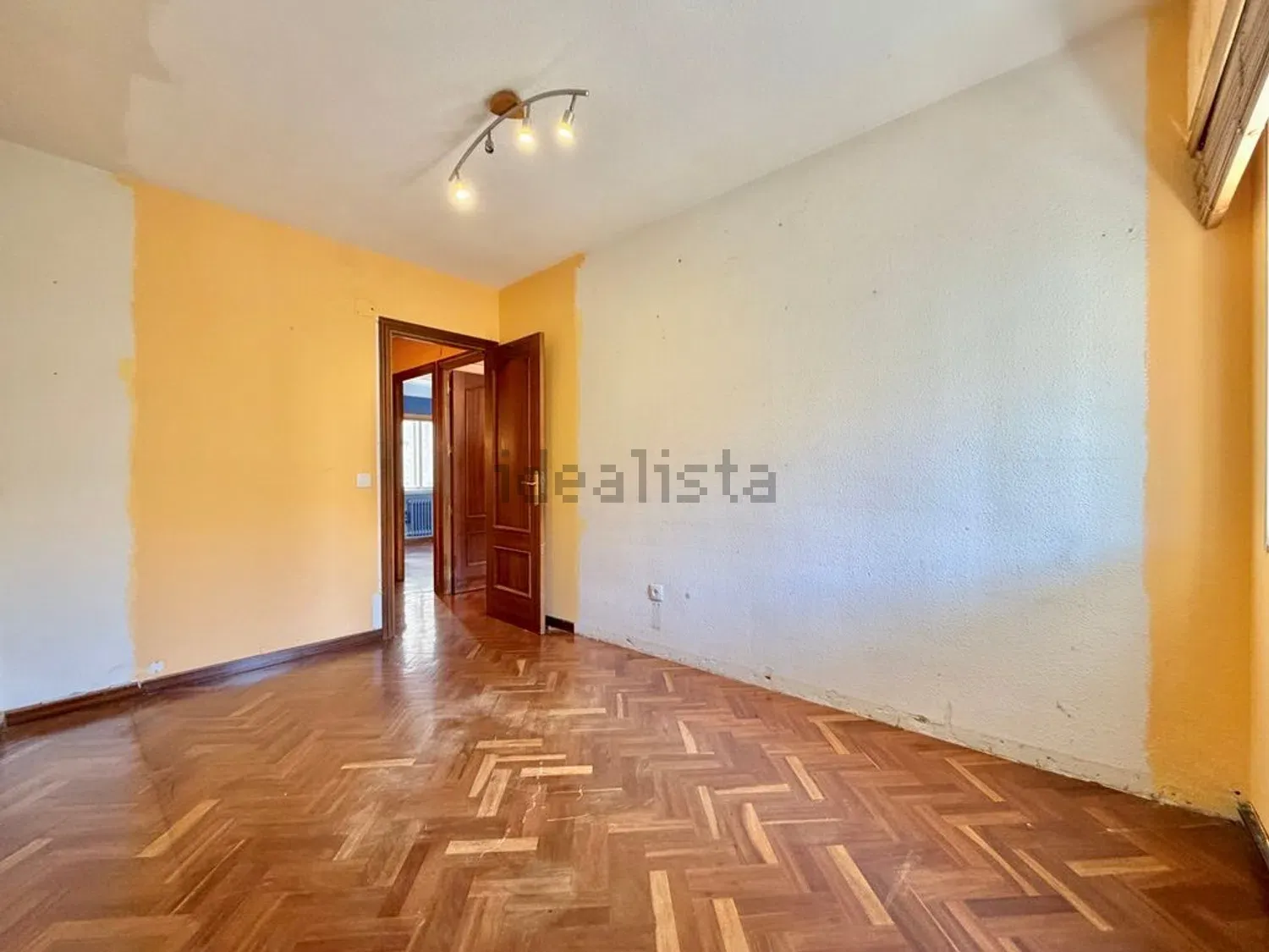 Luminoso piso con terraza acristalada y urbanización con piscina en Collado Villalba - imagen 37