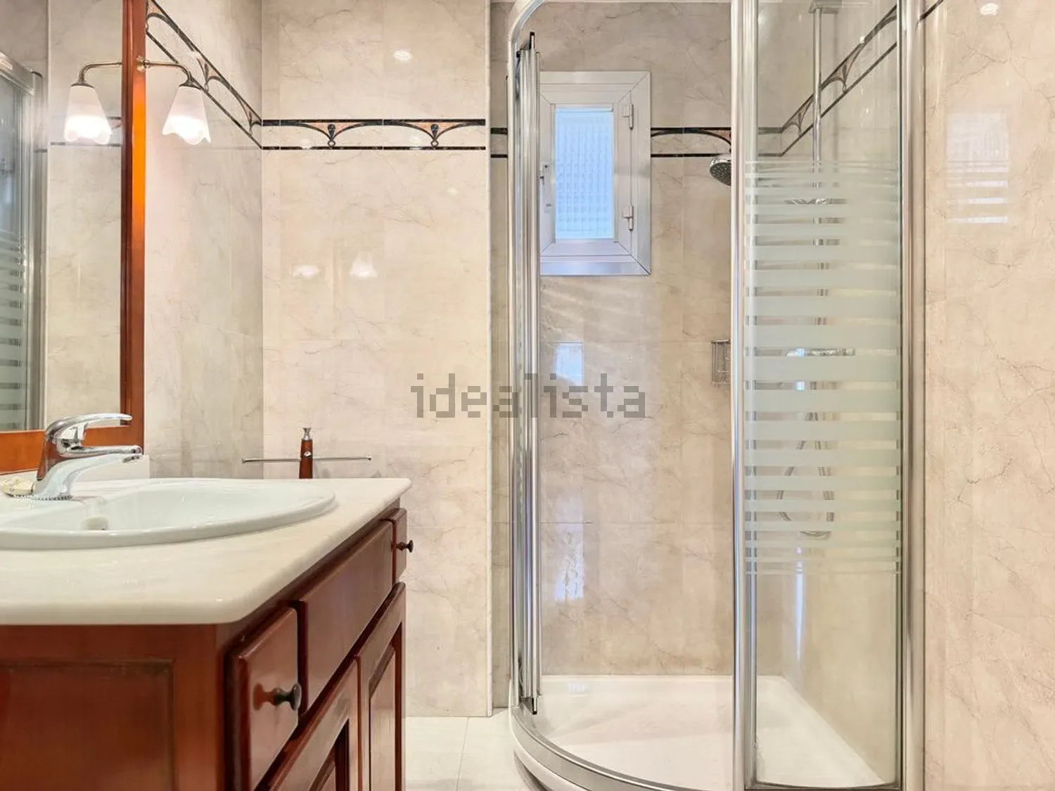 Luminoso piso con terraza acristalada y urbanización con piscina en Collado Villalba - imagen 39