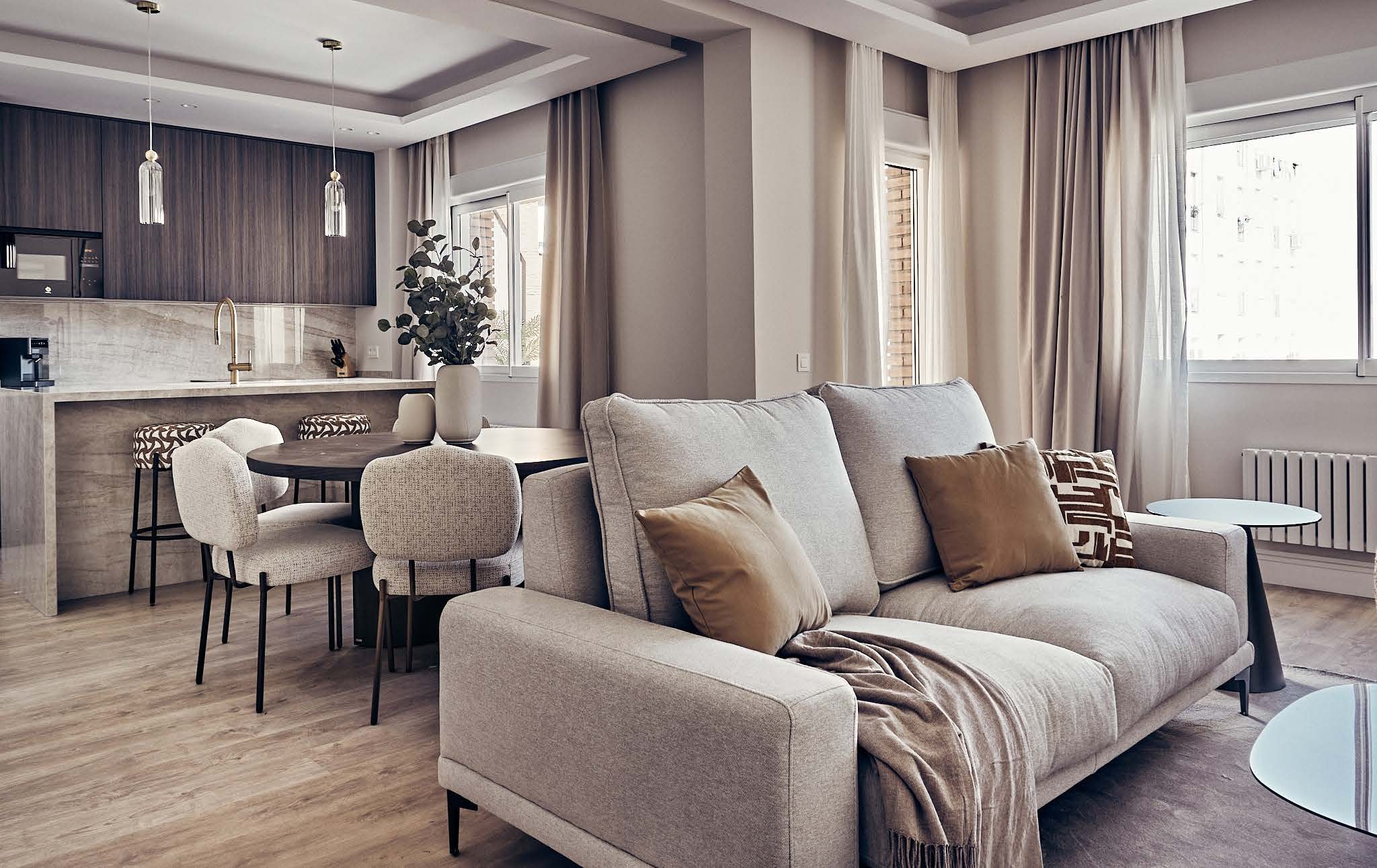 Vivienda reformada de 153 m² con terraza y garaje en el barrio de Ibiza - imagen 4