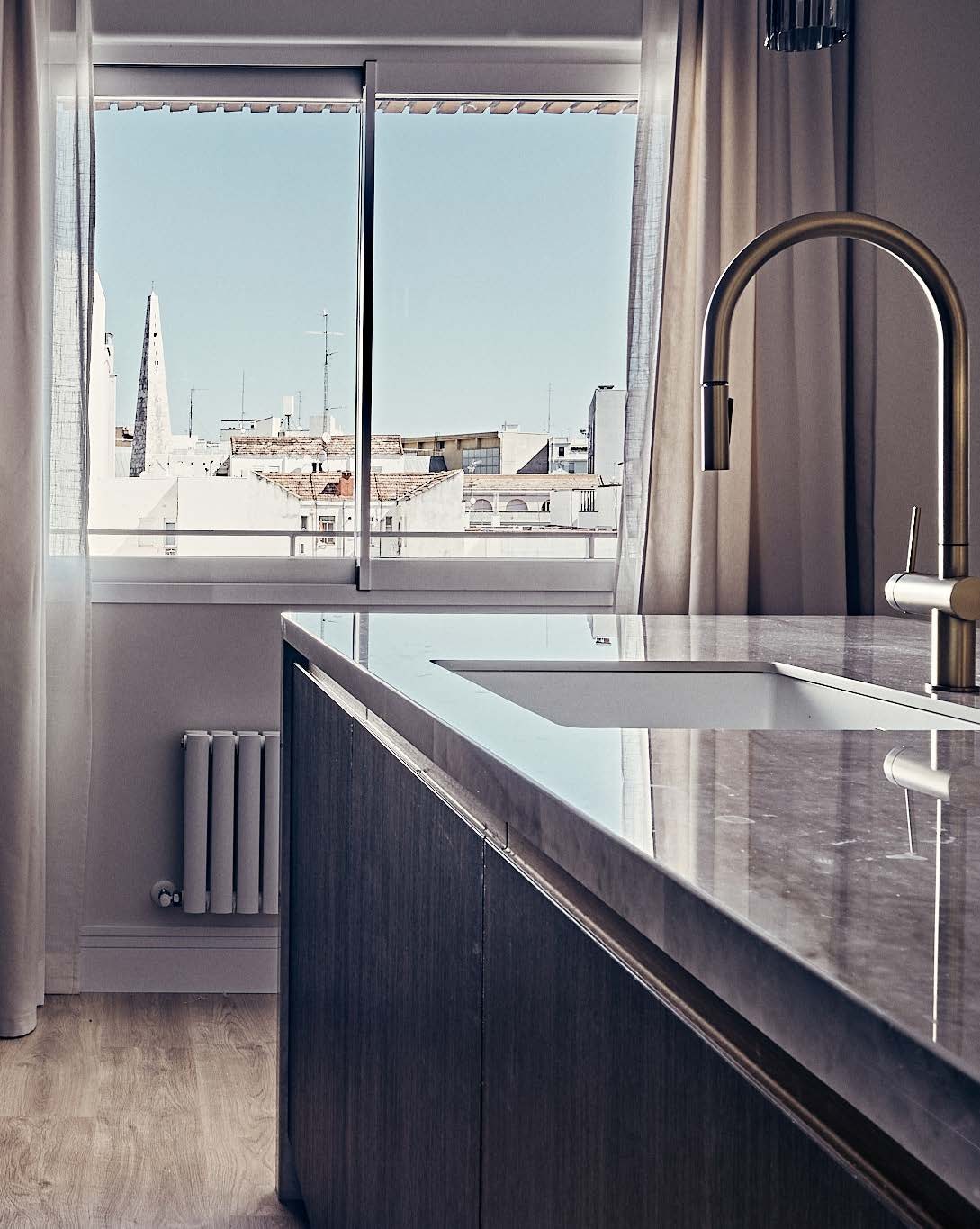 Vivienda reformada de 153 m² con terraza y garaje en el barrio de Ibiza - imagen 11