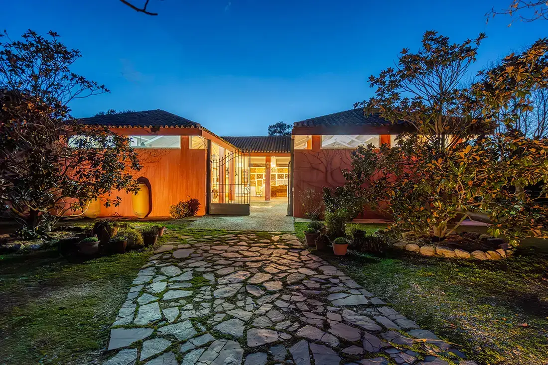 Finca de lujo de 30 ha estilo balinés con piscina infinity · Aldea del Fresno - imagen 2