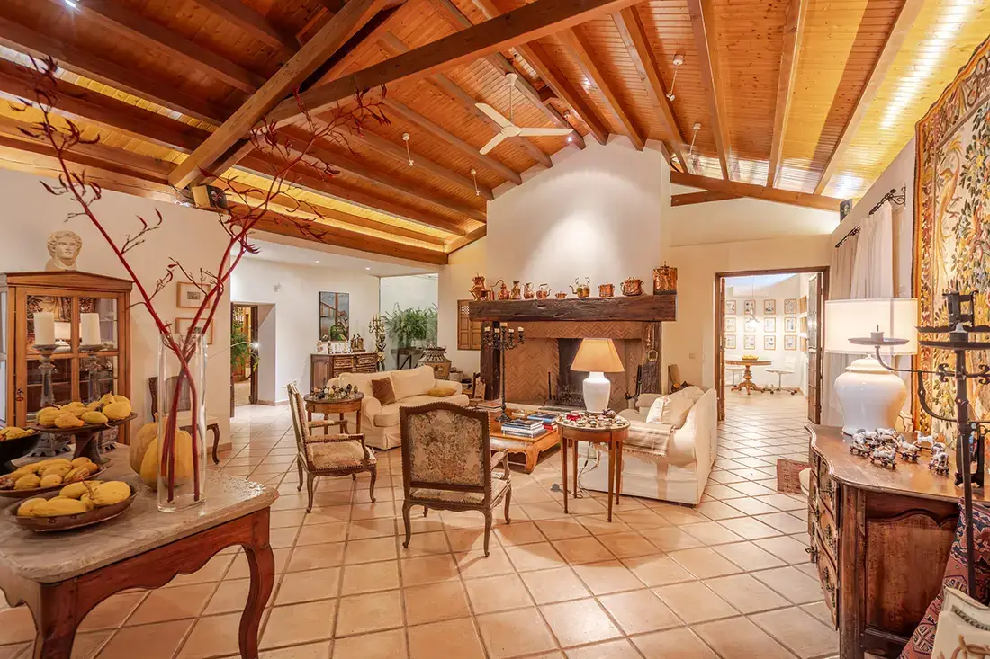 Finca de lujo de 30 ha estilo balinés con piscina infinity · Aldea del Fresno - imagen 11