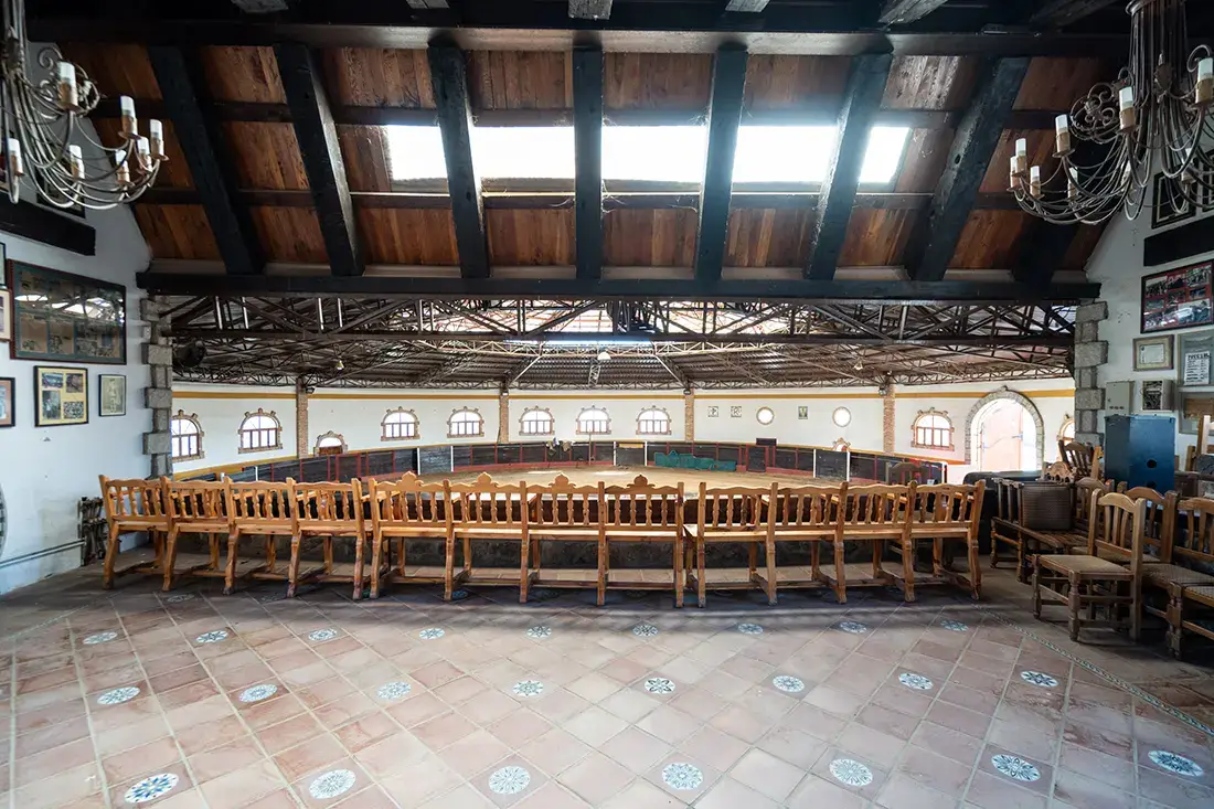Finca ganadera de lujo de 93 ha con plaza de toros · Robledo de Chavela - imagen 17