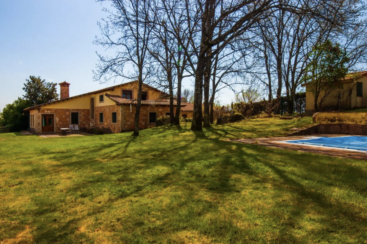 Finca de lujo con tres viviendas y piscina climatizada · Jarandilla de la Vera - imagen 2
