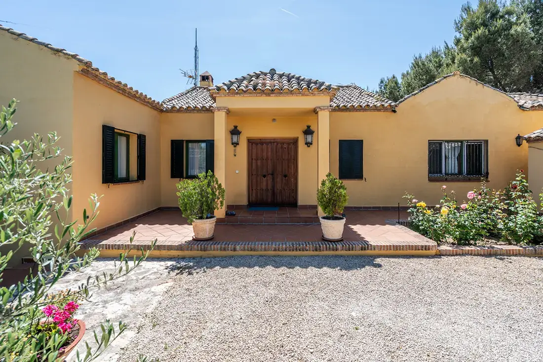 Finca de lujo de 4 ha con piscina y bodega en Valgrande · Chinchón - imagen 2