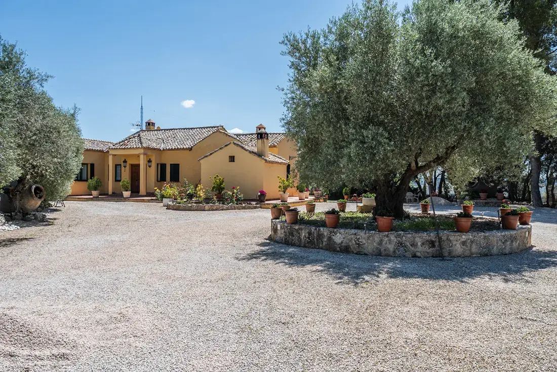 Finca de lujo de 4 ha con piscina y bodega en Valgrande · Chinchón - imagen 3