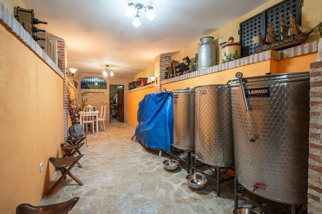 Finca de lujo de 4 ha con piscina y bodega en Valgrande · Chinchón - imagen 17