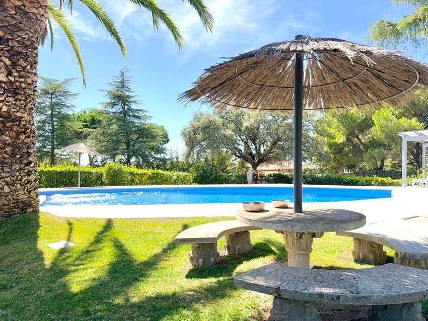 Espectacular chalet de lujo con piscina y pista de tenis en El Golf de Las Rozas - imagen 5