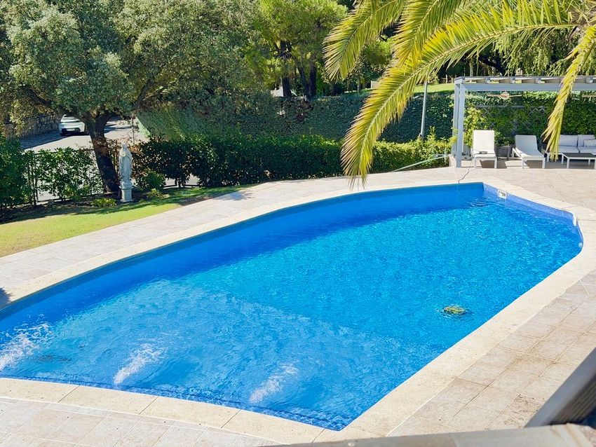 Espectacular chalet de lujo con piscina y pista de tenis en El Golf de Las Rozas - imagen 13