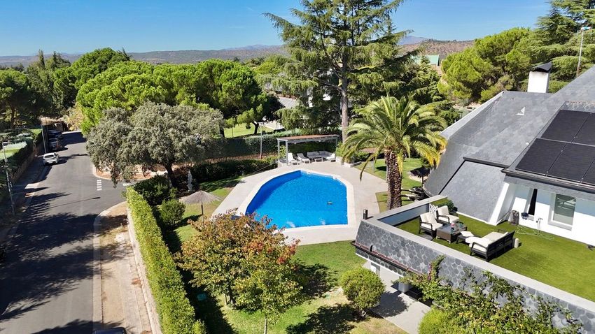 Espectacular chalet de lujo con piscina y pista de tenis en El Golf de Las Rozas - imagen 28
