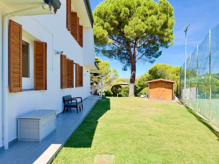 Espectacular chalet de lujo con piscina y pista de tenis en El Golf de Las Rozas - imagen 44