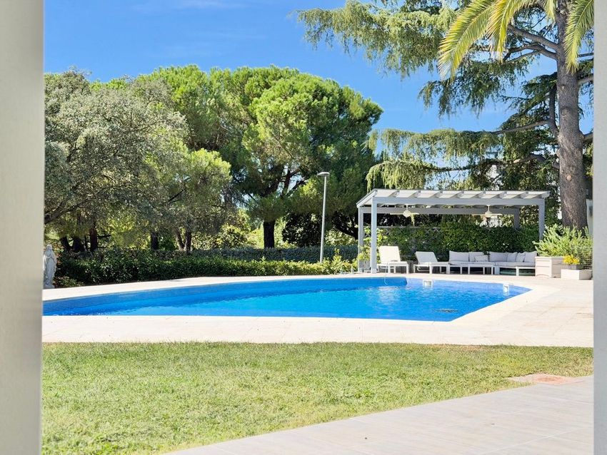Espectacular chalet de lujo con piscina y pista de tenis en El Golf de Las Rozas - imagen 60