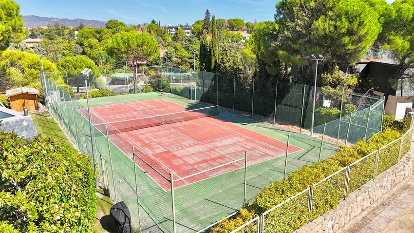 Espectacular chalet de lujo con piscina y pista de tenis en El Golf de Las Rozas - imagen 98