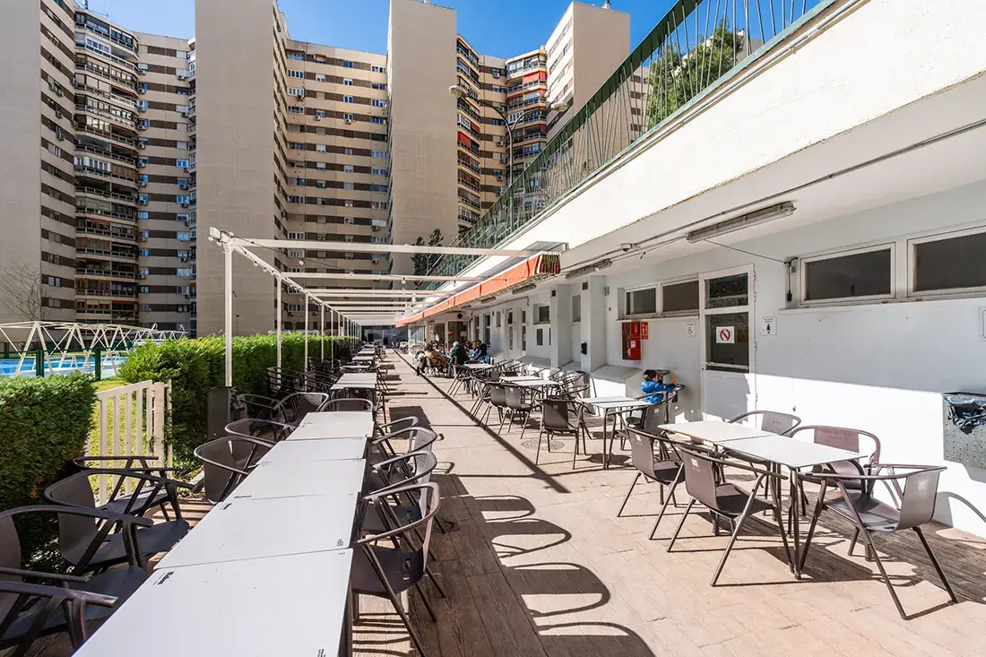 Local con potencial loft en Avenida de la Ilustración · Peñagrande - imagen 20