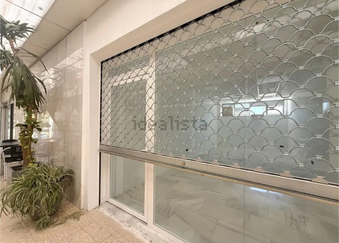 Local comercial reformado en el Centro Comercial La Tortuga - imagen 3