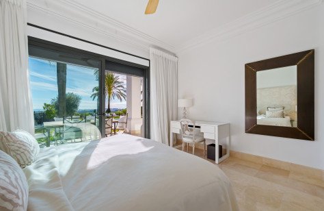 Villa La Perla — Haza del Conde, Nueva Andalucía - imagen 24