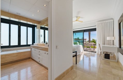 Villa La Perla — Haza del Conde, Nueva Andalucía - imagen 25