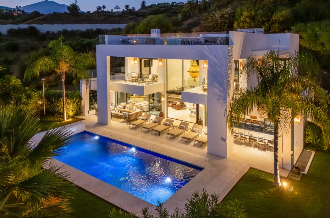 Villa Los Olivos 16 — Haza del Conde, Nueva Andalucía - imagen 2