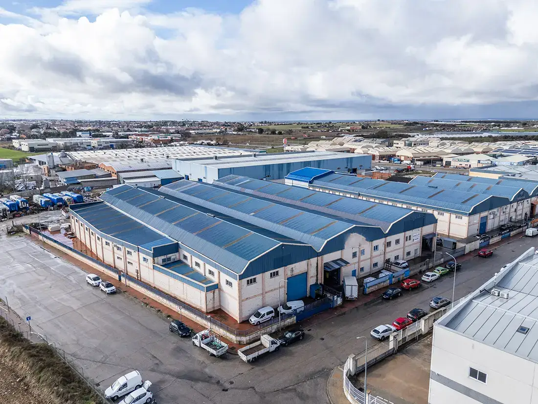 Nave industrial de 2.000 m² + empresa operativa rentable · Griñón - imagen 2