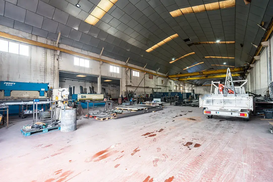 Nave industrial de 2.000 m² + empresa operativa rentable · Griñón - imagen 4
