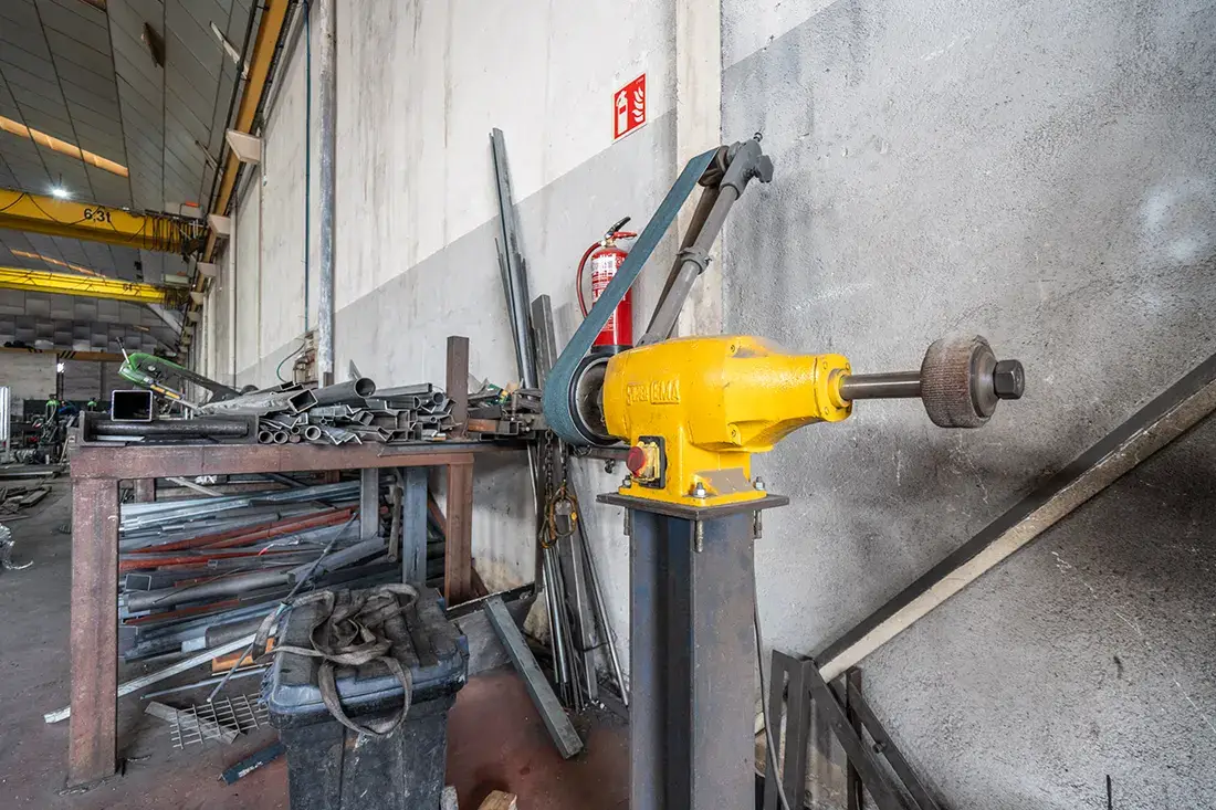 Nave industrial de 2.000 m² + empresa operativa rentable · Griñón - imagen 13