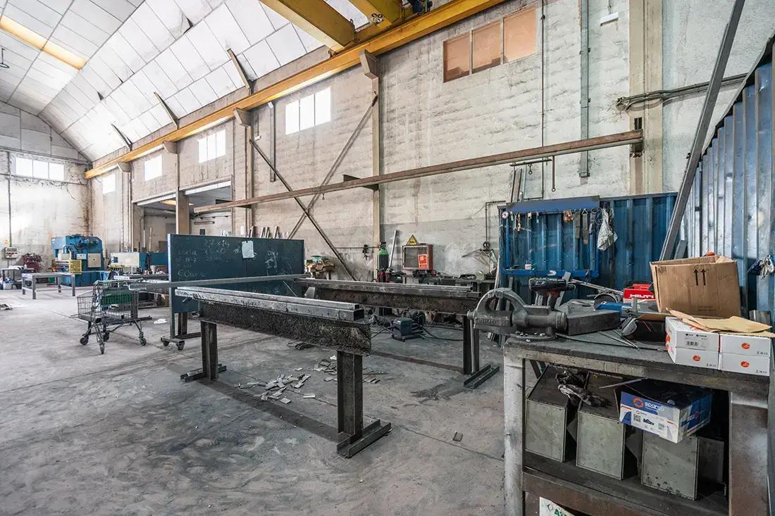Nave industrial de 2.000 m² + empresa operativa rentable · Griñón - imagen 17