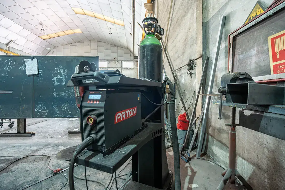 Nave industrial de 2.000 m² + empresa operativa rentable · Griñón - imagen 19