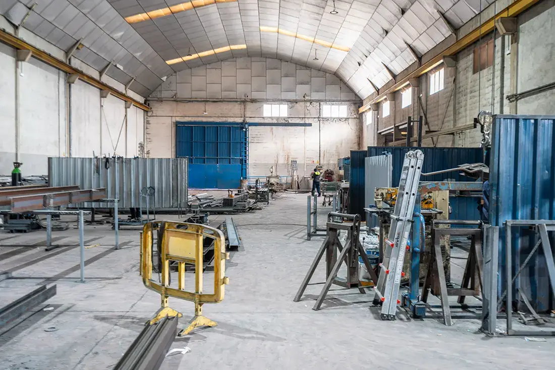 Nave industrial de 2.000 m² + empresa operativa rentable · Griñón - imagen 20