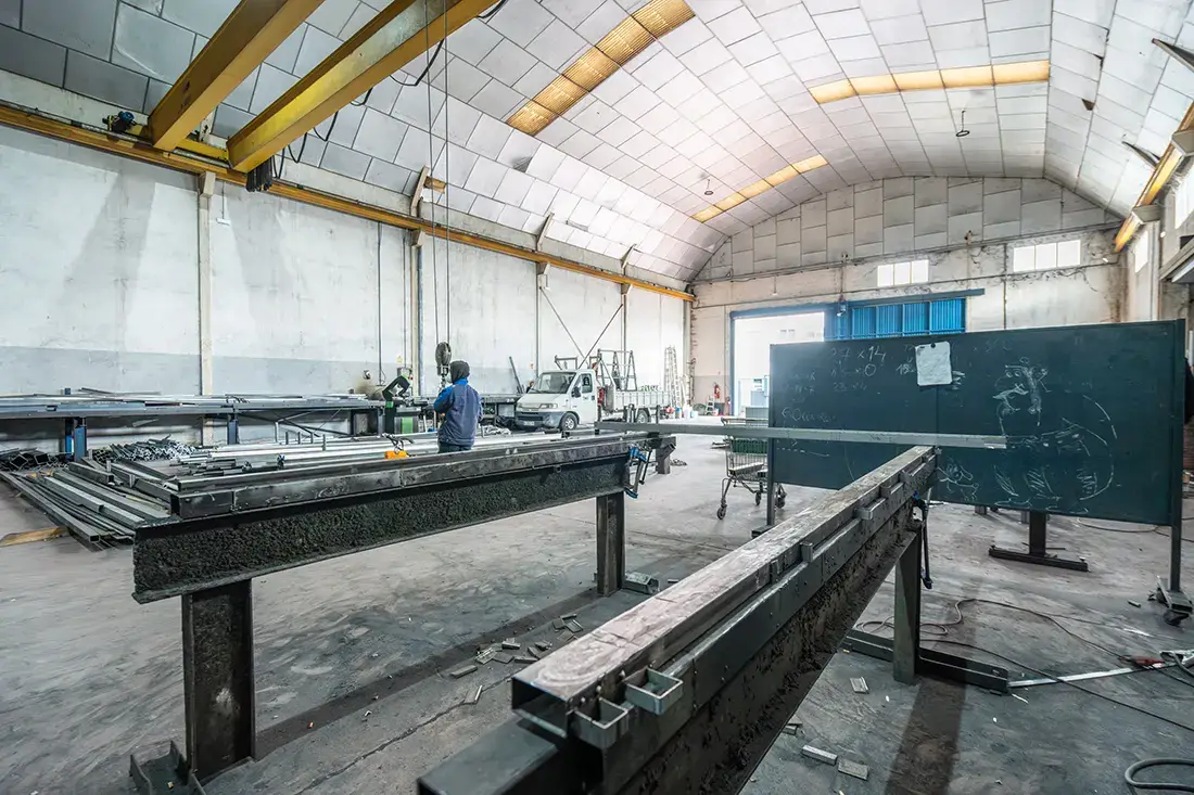 Nave industrial de 2.000 m² + empresa operativa rentable · Griñón - imagen 21