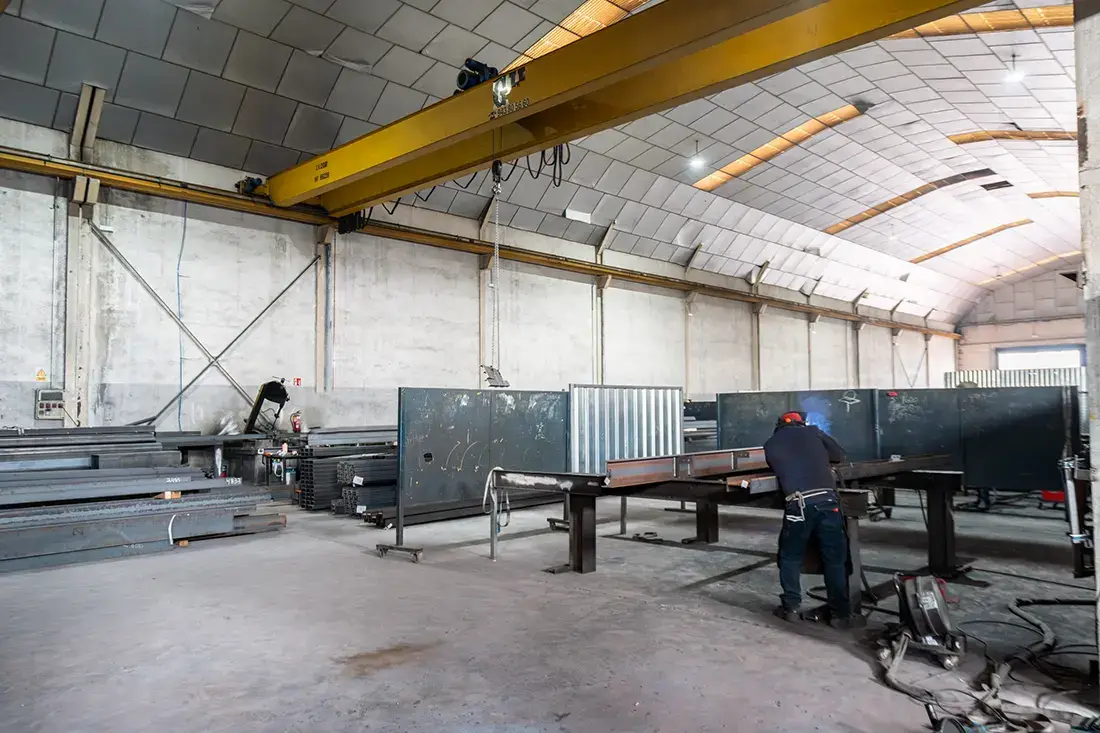 Nave industrial de 2.000 m² + empresa operativa rentable · Griñón - imagen 22