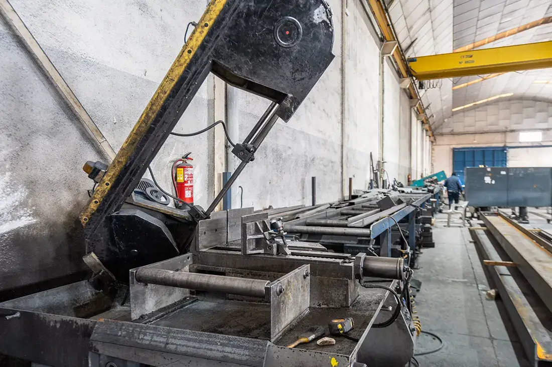 Nave industrial de 2.000 m² + empresa operativa rentable · Griñón - imagen 24