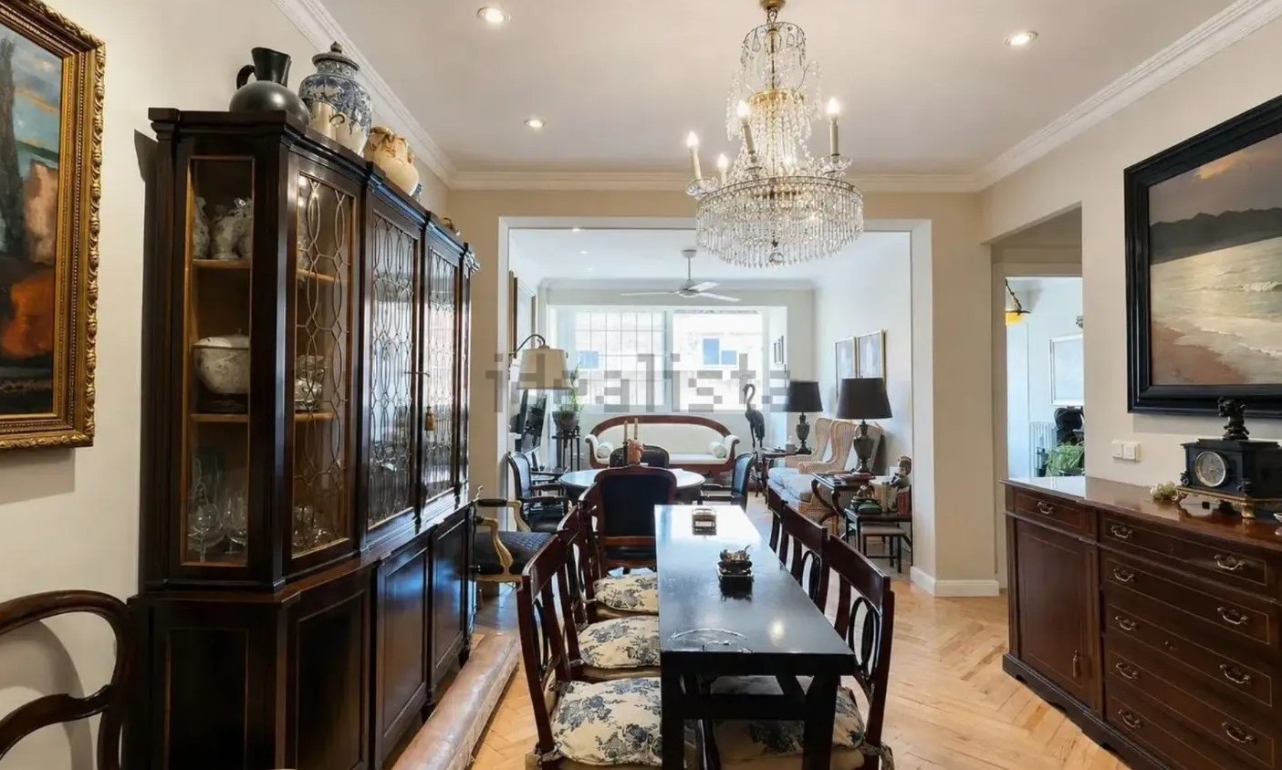 Exclusivo piso de 140 m² muy luminoso en el corazón de Chamberí - imagen 2
