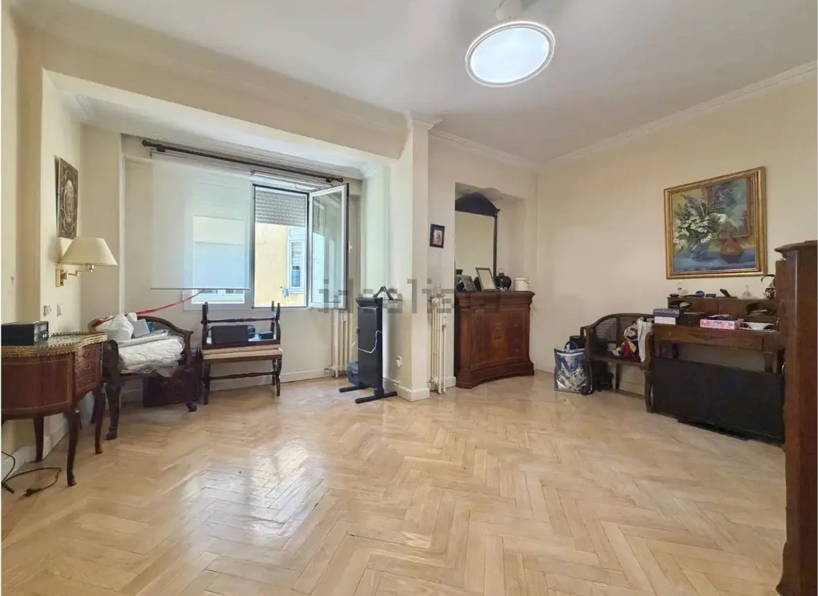 Exclusivo piso de 140 m² muy luminoso en el corazón de Chamberí - imagen 5