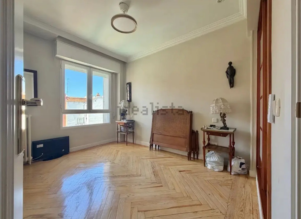 Exclusivo piso de 140 m² muy luminoso en el corazón de Chamberí - imagen 12
